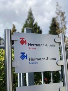 herrmann_lenz_sign-600×800